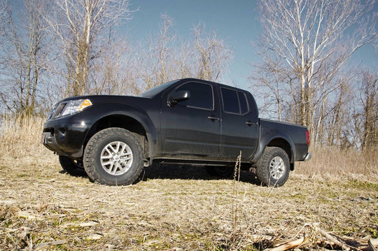 865RED 2.5 Inch Leveling Kit - Red Spacers - Nissan Frontier (05-23)/Xterra (05-15) Rough Country Canada