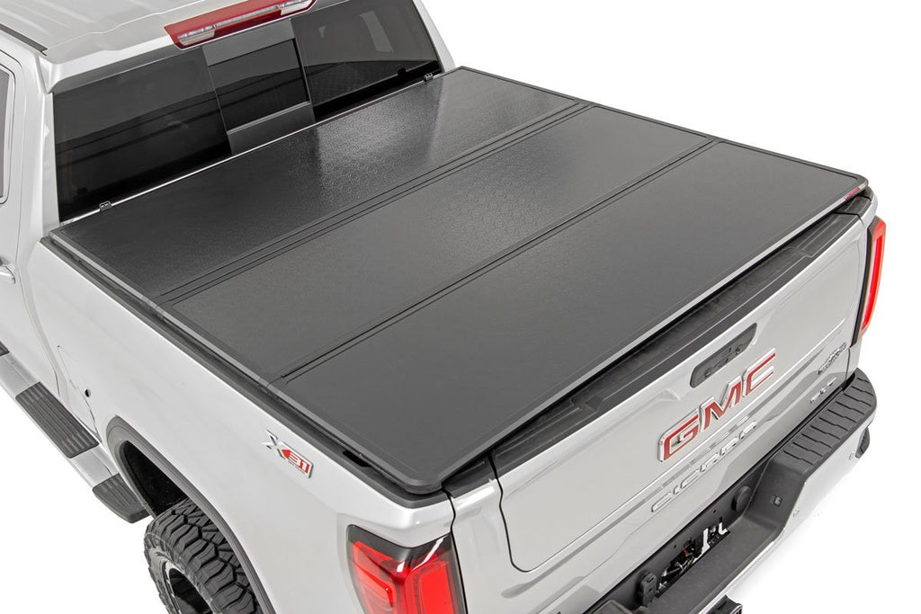 45308550A Hard Folding Bed Cover - 5'8" Bed - Chevy/GMC 1500 (19-23) Rough Country Canada