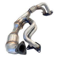 Load image into Gallery viewer, 210267 Tectonic Catalytic Converter with Integrated Exhaust Manifold Canada