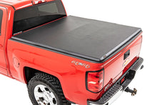 Load image into Gallery viewer, RC44207650 Bed Cover - Soft Fold - 6'7" Bed - Chevy 1500 &amp; Chevy/GMC 2500HD/3500HD (07-14) Rough Country Canada