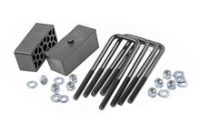 Load image into Gallery viewer, 6532 2 Inch Block &amp; U-Bolt Kit - Chevy/GMC 1500 (99-23) Rough Country Canada