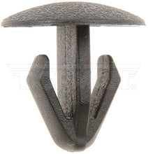 Charger l'image dans la galerie, 45461 Door Panel Clip Dorman - Autograde Canada