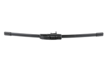 Charger l'image dans la galerie, 4818 18" Evolution Wiper Blade Bosch Canada