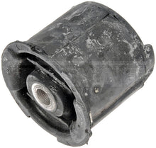 Charger l'image dans la galerie, 532-945 Axle Pivot Bushing Dorman - OE Solutions Canada
