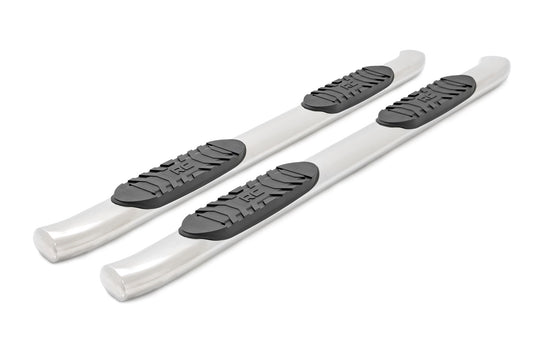 21001S Oval Steps - Stainless - Crew Cab - DEF Tank - Chevy/GMC 1500/2500HD/3500HD (07-19) Rough Country Canada