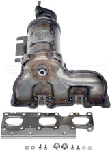 Charger l'image dans la galerie, 673-256 Catalytic Converter with Integrated Exhaust Manifold Dorman - OE Solutions Canada