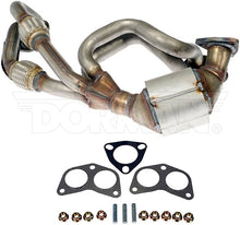 Charger l'image dans la galerie, 673-8161 Catalytic Converter with Integrated Exhaust Manifold Dorman - OE Solutions Canada