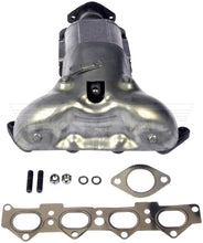 Charger l'image dans la galerie, 673-980 Catalytic Converter with Integrated Exhaust Manifold Dorman - OE Solutions Canada
