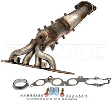 Charger l'image dans la galerie, 674-075 Catalytic Converter with Integrated Exhaust Manifold Dorman - OE Solutions Canada