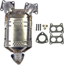 Load image into Gallery viewer, 673-6111 Catalytic Converter with Integrated Exhaust Manifold Dorman - OE Solutions Canada