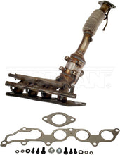 Charger l'image dans la galerie, 674-613 Catalytic Converter with Integrated Exhaust Manifold Dorman - OE Solutions Canada
