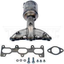 Charger l'image dans la galerie, 674-813 Catalytic Converter with Integrated Exhaust Manifold Dorman - OE Solutions Canada