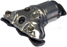 Load image into Gallery viewer, 672-8531 Catalytic Converter with Integrated Exhaust Manifold Dorman - OE Solutions Canada