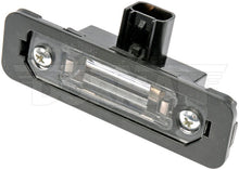 Charger l'image dans la galerie, 68180 License Plate Light Lens Dorman - HELP Canada