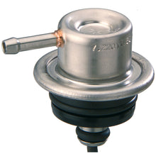 Charger l'image dans la galerie, 7.22017.50.0 Fuel Pressure Regulator Pierburg Canada