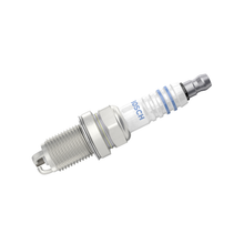 Charger l'image dans la galerie, 7447 Nickel Spark Plug Bosch Canada