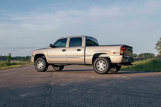 7592 1.5-2 Inch Leveling Kit - Chevy/GMC 1500 (99-06 & Classic) Rough Country Canada