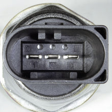 Charger l'image dans la galerie, 7.11225.32.0 Fuel Pressure Sensor Pierburg Canada