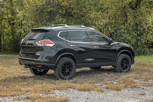 83300 1.5 Inch Lift Kit - Nissan Rogue 4WD (2014-2020) Rough Country Canada