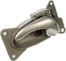 Charger l'image dans la galerie, 81547 Interior Door Handle Dorman - HELP Canada