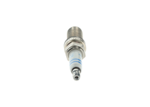 Charger l'image dans la galerie, 8187 OE Fine Wire Double Platinum Spark Plug Bosch Canada