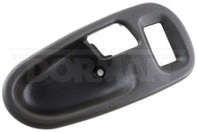 Charger l'image dans la galerie, 82453 Interior Door Handle Bezel Dorman - HELP Canada