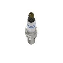 Load image into Gallery viewer, 8515 EVO Spark Plug Bosch Canada