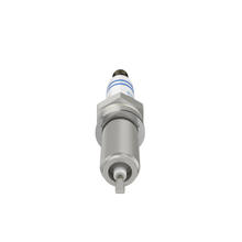Load image into Gallery viewer, 8515 EVO Spark Plug Bosch Canada