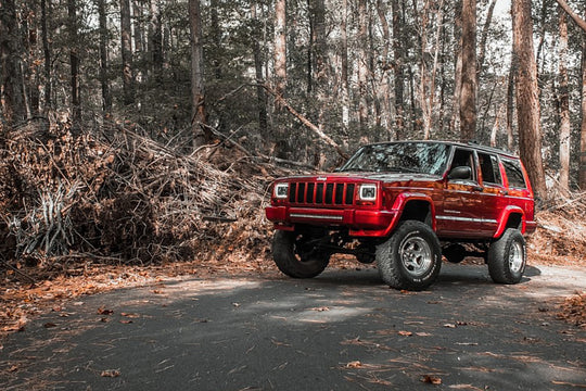 633N2 4.5 Inch Lift Kit - RR springs - Jeep Cherokee XJ 2WD/4WD (84-01) Rough Country Canada