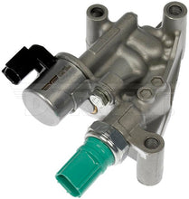 Charger l'image dans la galerie, 916-985 Engine Variable Valve Timing (VVT) Solenoid Dorman - OE Solutions Canada