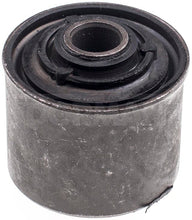 Charger l'image dans la galerie, 533-678 Suspension Control Arm Bushing Dorman - OE Solutions Canada