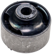 Charger l'image dans la galerie, 533-765 Suspension Control Arm Bushing Dorman - OE Solutions Canada