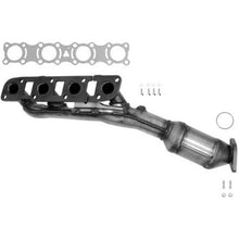 Load image into Gallery viewer, 14652 Catalytic Converter with Integrated Exhaust Manifold Walker Exhaust Canada