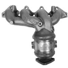 Load image into Gallery viewer, 14657 Catalytic Converter with Integrated Exhaust Manifold Walker Exhaust Canada