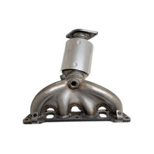 Load image into Gallery viewer, 14777 Catalytic Converter with Integrated Exhaust Manifold Walker Exhaust Canada
