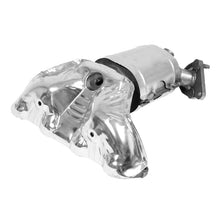Load image into Gallery viewer, 16096 Catalytic Converter with Integrated Exhaust Manifold Walker Exhaust Canada
