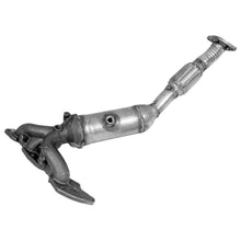 Load image into Gallery viewer, 16453 Catalytic Converter with Integrated Exhaust Manifold Walker Exhaust Canada