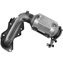 Load image into Gallery viewer, 16470 Catalytic Converter with Integrated Exhaust Manifold Walker Exhaust Canada