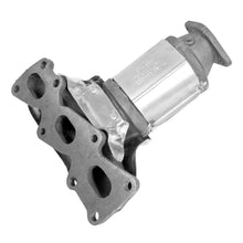 Load image into Gallery viewer, 16528 Catalytic Converter with Integrated Exhaust Manifold Walker Exhaust Canada