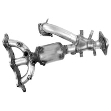 Load image into Gallery viewer, 16558 Catalytic Converter with Integrated Exhaust Manifold Walker Exhaust Canada