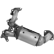 Load image into Gallery viewer, 16626 Catalytic Converter with Integrated Exhaust Manifold Walker Exhaust Canada