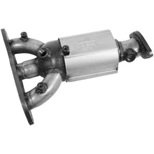 Load image into Gallery viewer, 16651 Catalytic Converter with Integrated Exhaust Manifold Walker Exhaust Canada