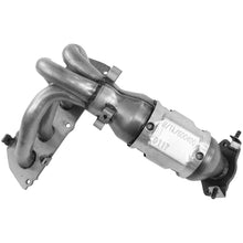 Load image into Gallery viewer, 16692 Catalytic Converter with Integrated Exhaust Manifold Walker Exhaust Canada
