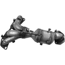 Load image into Gallery viewer, 16694 Catalytic Converter with Integrated Exhaust Manifold Walker Exhaust Canada
