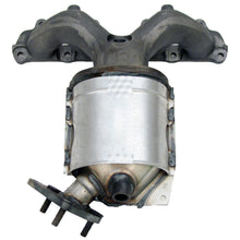 Charger l'image dans la galerie, 82444 Catalytic Converter with Integrated Exhaust Manifold Walker Exhaust Canada