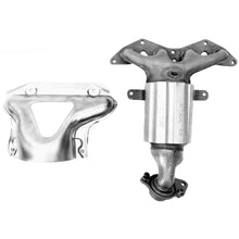 Load image into Gallery viewer, 82450 Catalytic Converter with Integrated Exhaust Manifold Walker Exhaust Canada