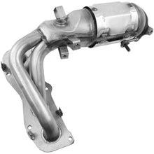 Load image into Gallery viewer, 82551 Catalytic Converter with Integrated Exhaust Manifold Walker Exhaust Canada