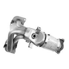 Load image into Gallery viewer, 82559 Catalytic Converter with Integrated Exhaust Manifold Walker Exhaust Canada