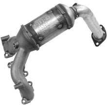 Load image into Gallery viewer, 83392 Catalytic Converter with Integrated Exhaust Manifold Walker Exhaust Canada