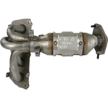 Load image into Gallery viewer, 84136 Catalytic Converter with Integrated Exhaust Manifold Walker Exhaust Canada